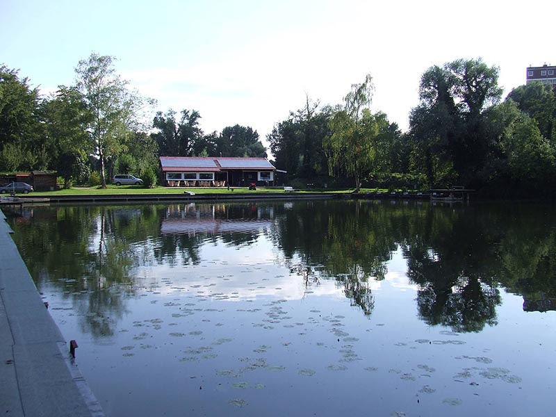 Prachtig uitzich op het water en de Bistro
